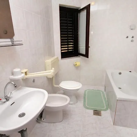 דירה With A Parking Space Krk - 5321 קרק